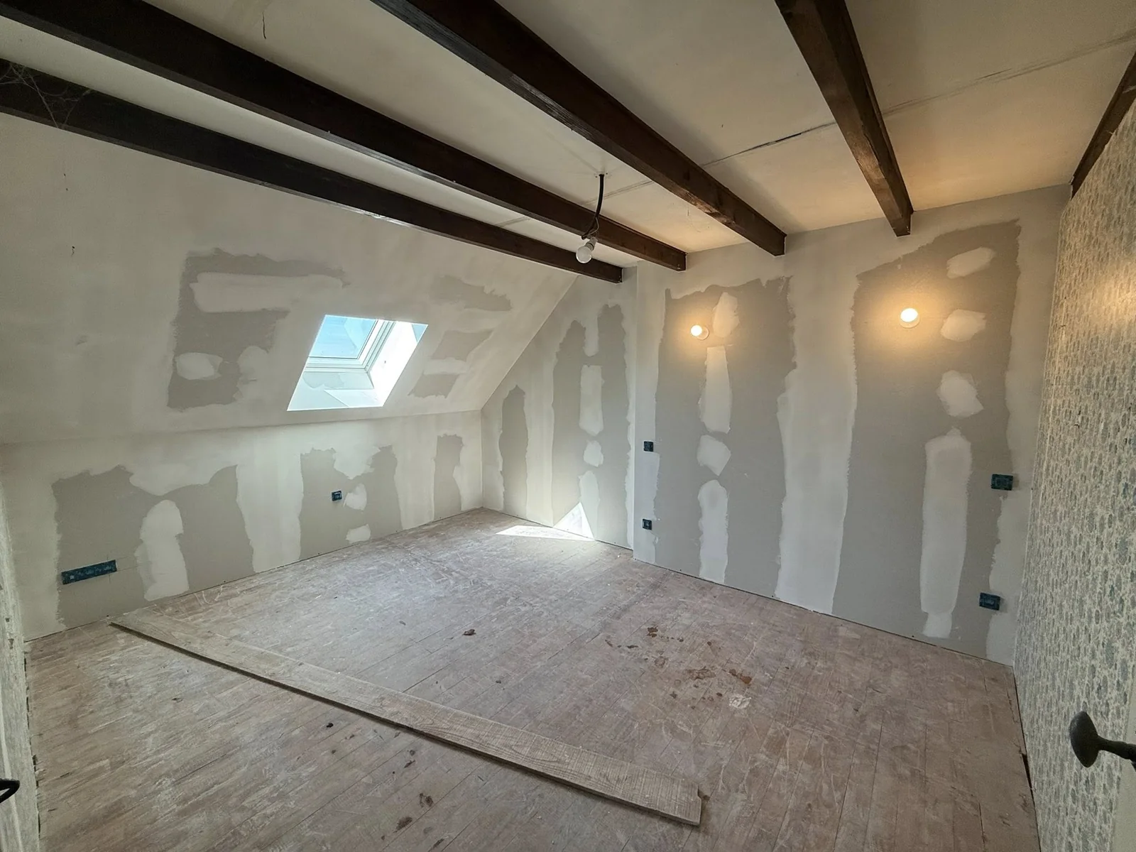 Combles pendant les travaux de plâtrerie